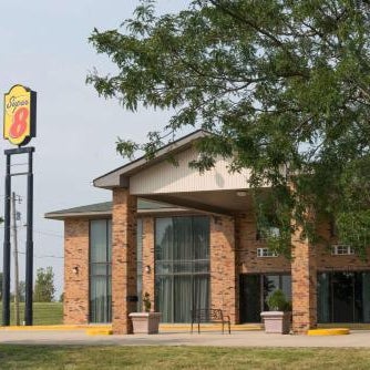 Super 8 by Wyndham Staunton Thumbnail