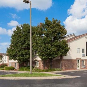 Super 8 by Wyndham Carthage Thumbnail
