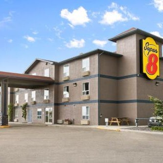 Super 8 by Wyndham Whitecourt Thumbnail