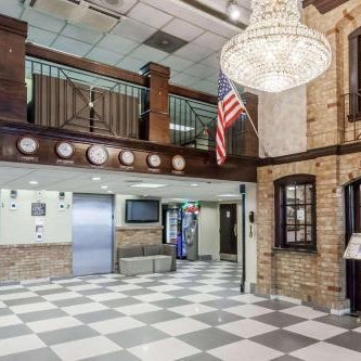 Howard Johnson Hotel by Wyndham Newark Airport Thumbnail
