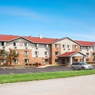 Super 8 by Wyndham Fairview Heights-St. Louis Thumbnail