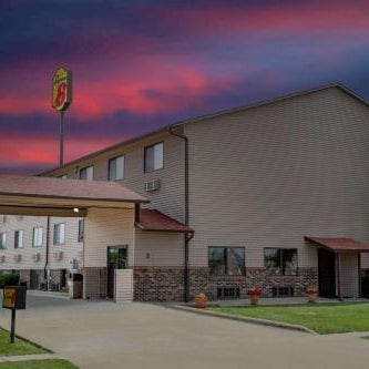 Super 8 by Wyndham Normal Bloomington Thumbnail