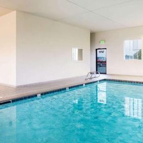 Super 8 by Wyndham Pueblo Thumbnail