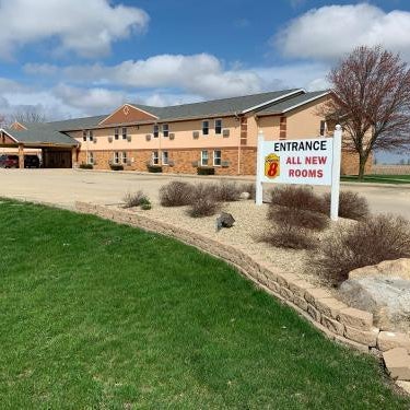 Super 8 by Wyndham Mattoon Thumbnail