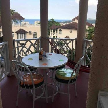 1 Bed Villa - Sleeps 2 - Garden - Parking - Wifi
