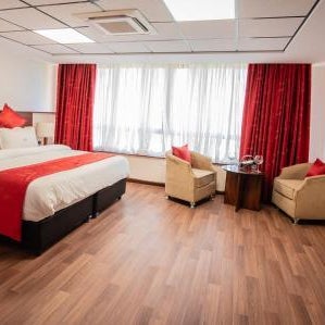 The Crossroads Hotel, Westlands