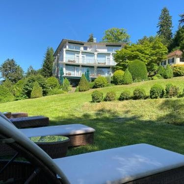 DAS SCHLOSSBERG - Boutique Hotel im Park- Nahe der Therme