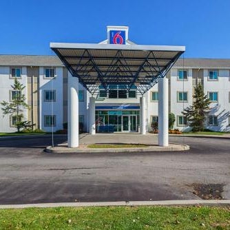 Motel 6-Whitby, ON - Toronto East Thumbnail