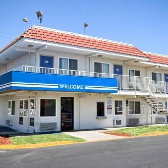 Bridgeview Hotel