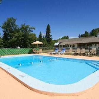 Maple Leaf Motel Thumbnail