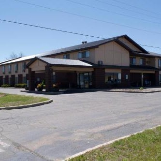 AmeriVu Inn and Suites Shawano WI Thumbnail