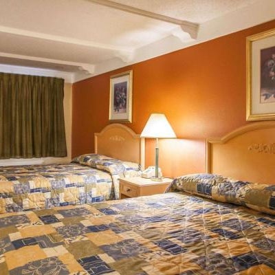 Relax Inn Saint Charles Thumbnail
