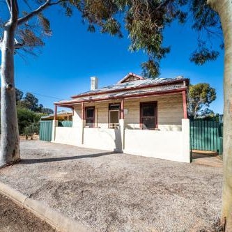 Hawker Bed and Breakfast