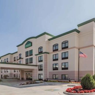 La Quinta Inn & Suites by Wyndham Tulsa Midtown Thumbnail