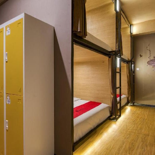 RedDoorz Hostel near Malang Train Station 3
