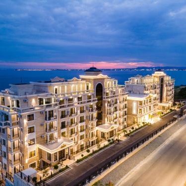 Onyx Beach Residence - Free Beach Access & Parking