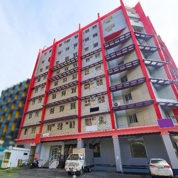 RedDoorz at Crowne One Condo Thumbnail