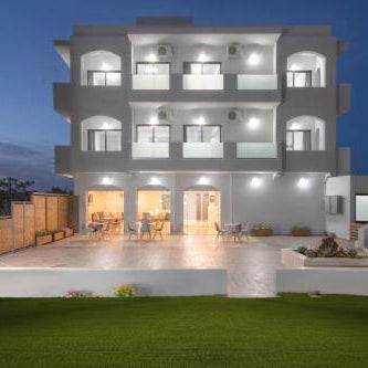 Golden Sunlight Hotel by Estia