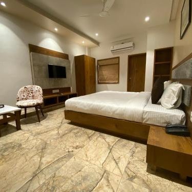 HOTEL DAMODAR