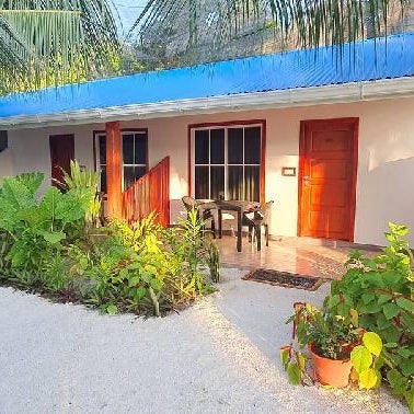 Thoddoo Island Life Thumbnail