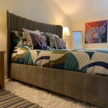 Honeymoon Suite - The Unicorn Hotel