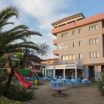 HOTEL NARCISi