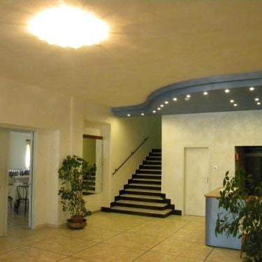 NEW PARK HOTEL