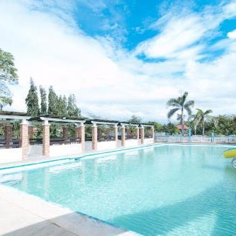 RedDoorz @ Royal Grande Beach Resort Batangas 