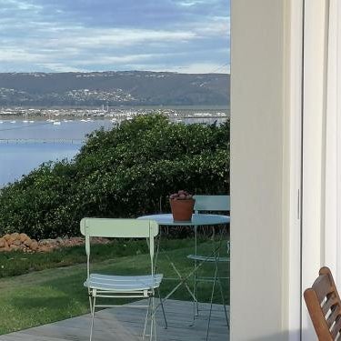 Knysna Estate Lagoon - Garden Apartments- Secure Estate - off the grid