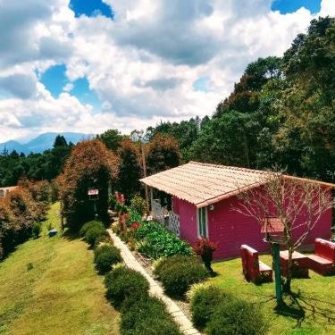 Hospedaje Santaelena -chalets de montaña-