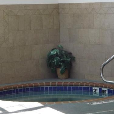 Howard Johnson Hotel & Suites by Wyndham Oacoma Thumbnail