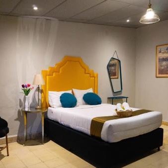 Hotel Brunette Thumbnail