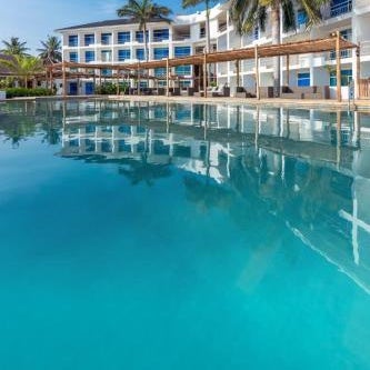 Giraffe Beach Hotel