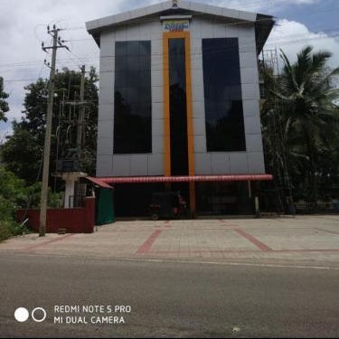 Adheesh Lodge