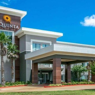 La Quinta Inn & Suites by Wyndham Jacksonville TX Thumbnail