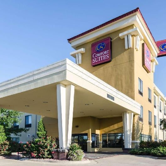  Comfort Suites Salina South Thumbnail