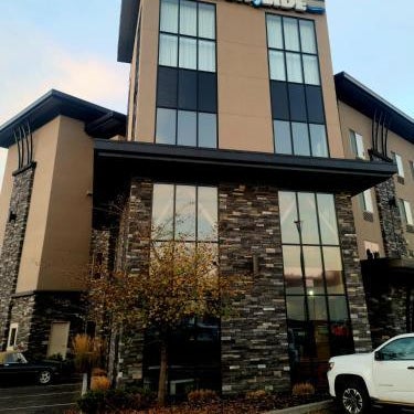 Comfort Suites Kelowna Thumbnail