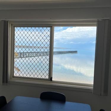 Beachside & Jetty View 7 - Sea Eagle Nest Apartment