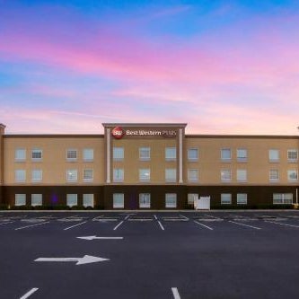 Best Western Plus Brunswick Inn & Suites Thumbnail