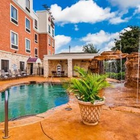 Best Western Premier Crown Chase Inn & Suites Thumbnail