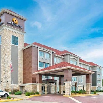 La Quinta Inn & Suites by Wyndham Bryant Thumbnail