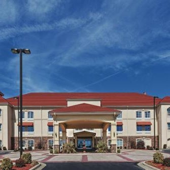 La Quinta Inn & Suites by Wyndham Searcy Thumbnail