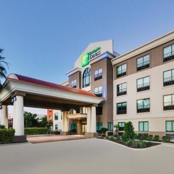 Holiday Inn Express & Suites San Antonio NW Near Seaworld by IHG Thumbnail