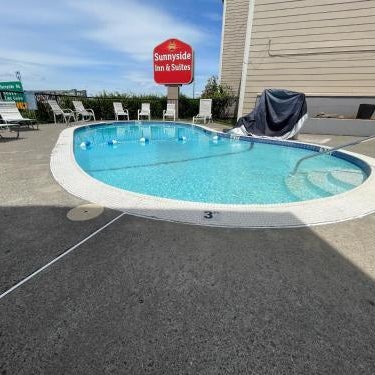 Sunnyside Inn and Suites Clackamas Thumbnail