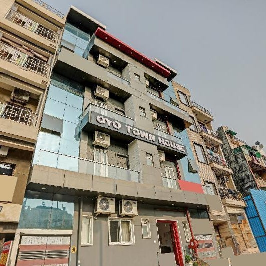 Super Townhouse Mannat Rohini 16 Thumbnail