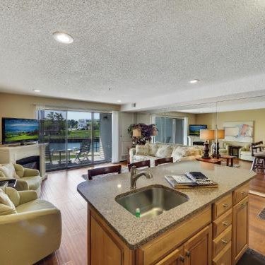 116 Edgewater Inn Thumbnail