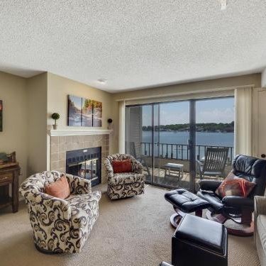228 Edgewater Inn Thumbnail