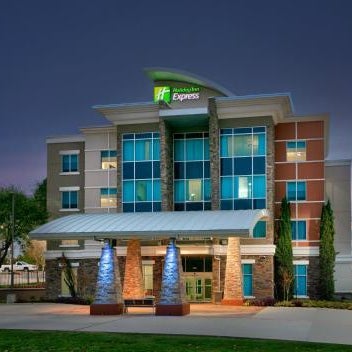 Holiday Inn Express & Suites North Dallas at Preston By IHG Thumbnail