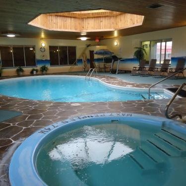 Canway Inn & Suites Thumbnail