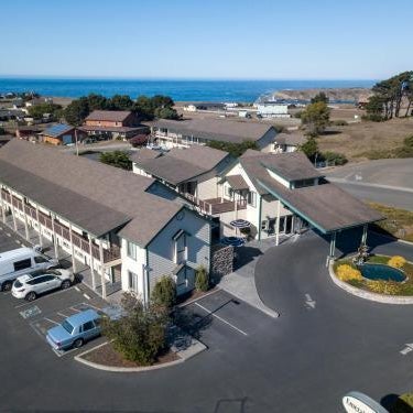 Emerald Dolphin Inn & Mini Golf Thumbnail